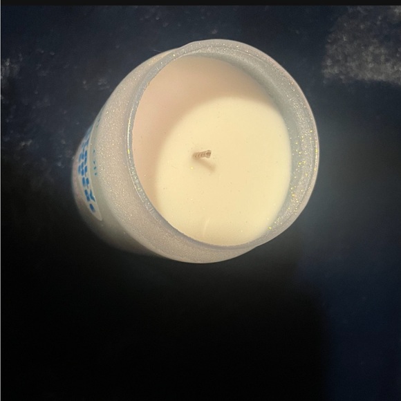 Blue Raspberry Scented Candle - Picture 7 of 13